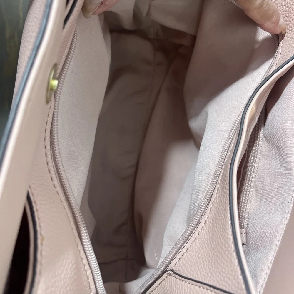Liz Claiborne Large Light Pink  Faux‎ Leather Tote Purse Excellent Condition